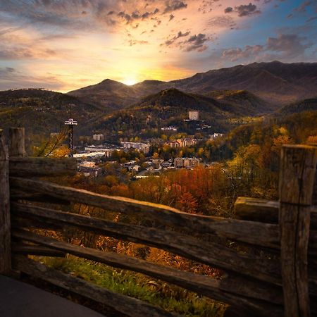 Key Lime Pie, Hot Tub,Wifi, 1089 Free Tickets Each Paid Day, Dollywood And More Gatlinburg Exteriér fotografie
