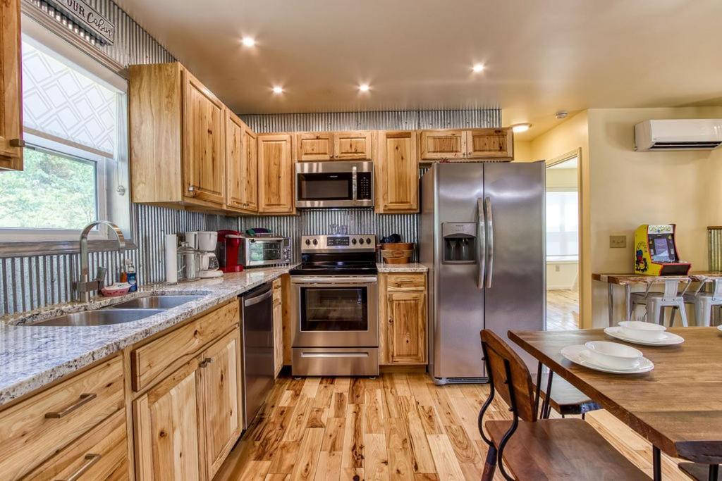 Key Lime Pie, Hot Tub,Wifi, 1089 Free Tickets Each Paid Day, Dollywood And More Gatlinburg Exteriér fotografie